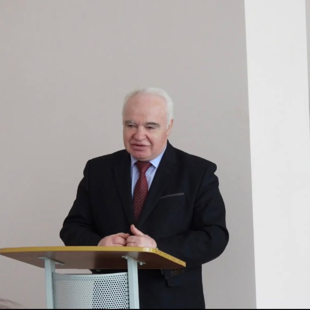 Владимир Леонов