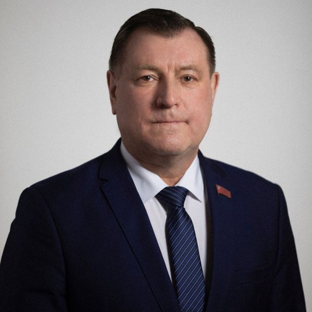 Геннадий Попов