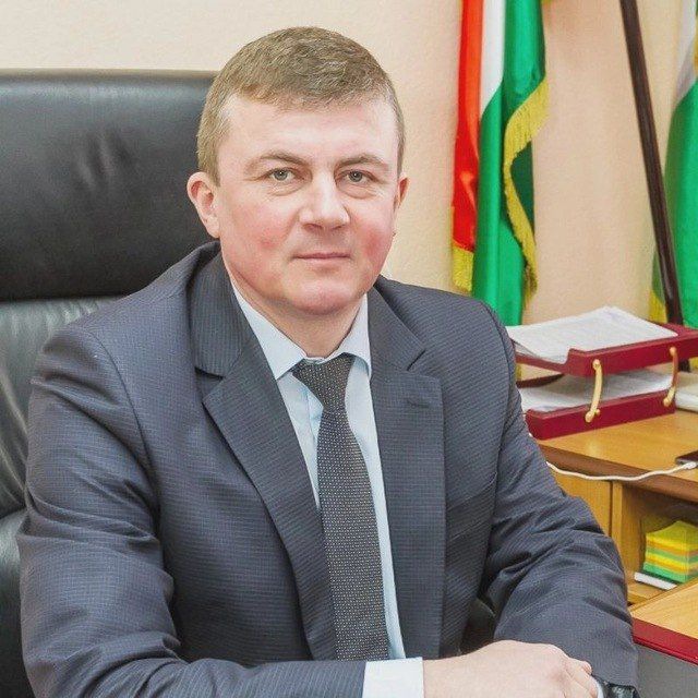 Феденков Игорь Николаевич - Глава Кировского муниципального округа